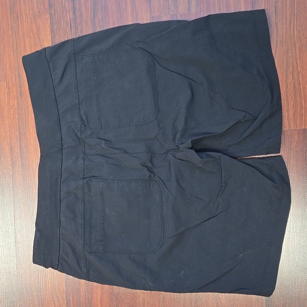 Athleta Women's Black Bermuda Shorts Size 12 - Picture 5 of 7